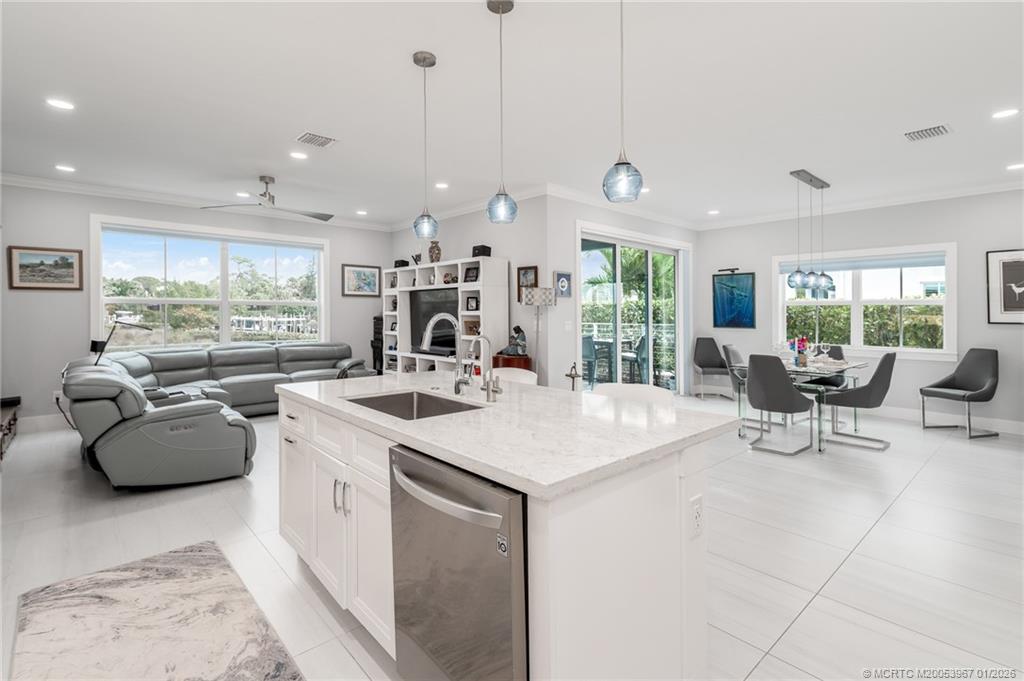Stuart, Florida, 34997, United States, 3 Bedrooms Bedrooms, ,3 BathroomsBathrooms,Residential,Active,2013451