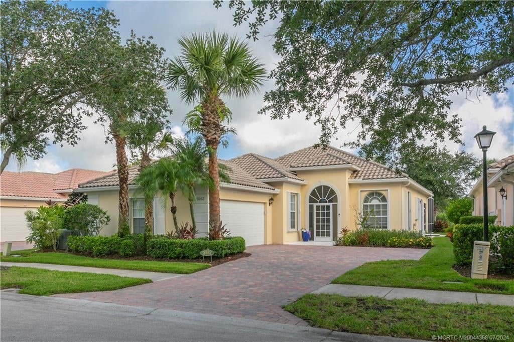 Photo of 8952 SE Eldorado Way, Hobe Sound, FL 33455 (MLS # M20044368)