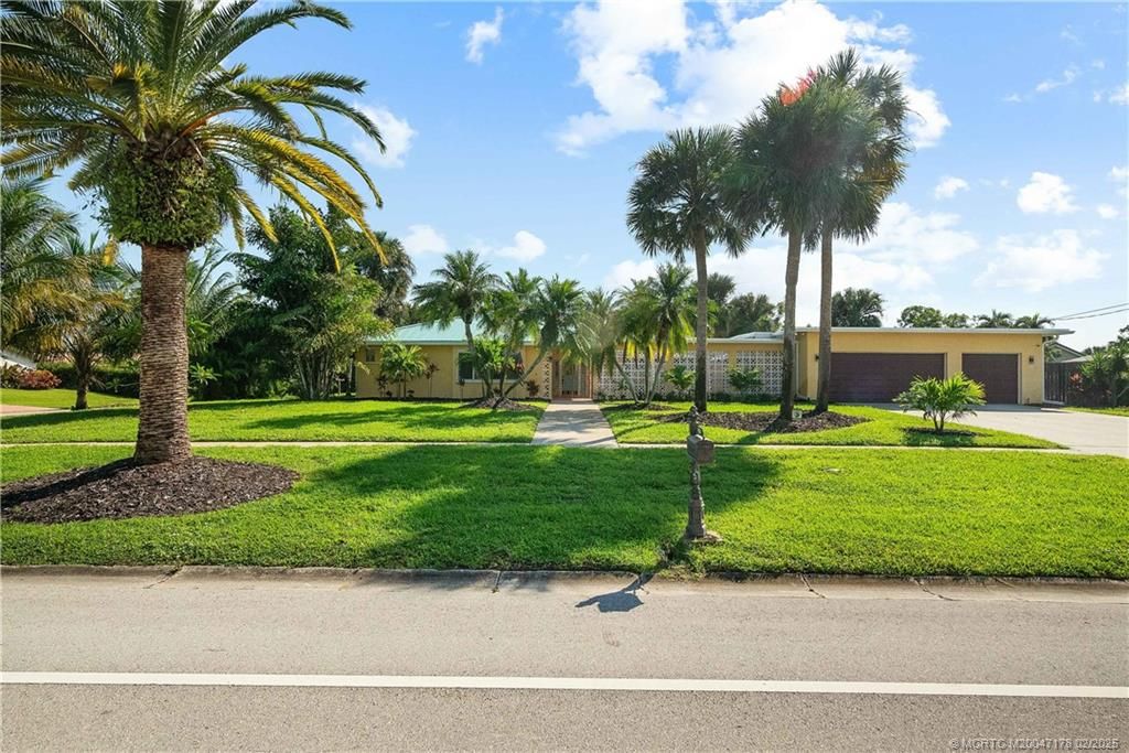 Photo of 3043 SE Pine Valley Street, Port Saint Lucie, FL 34952 (MLS # M20047178)