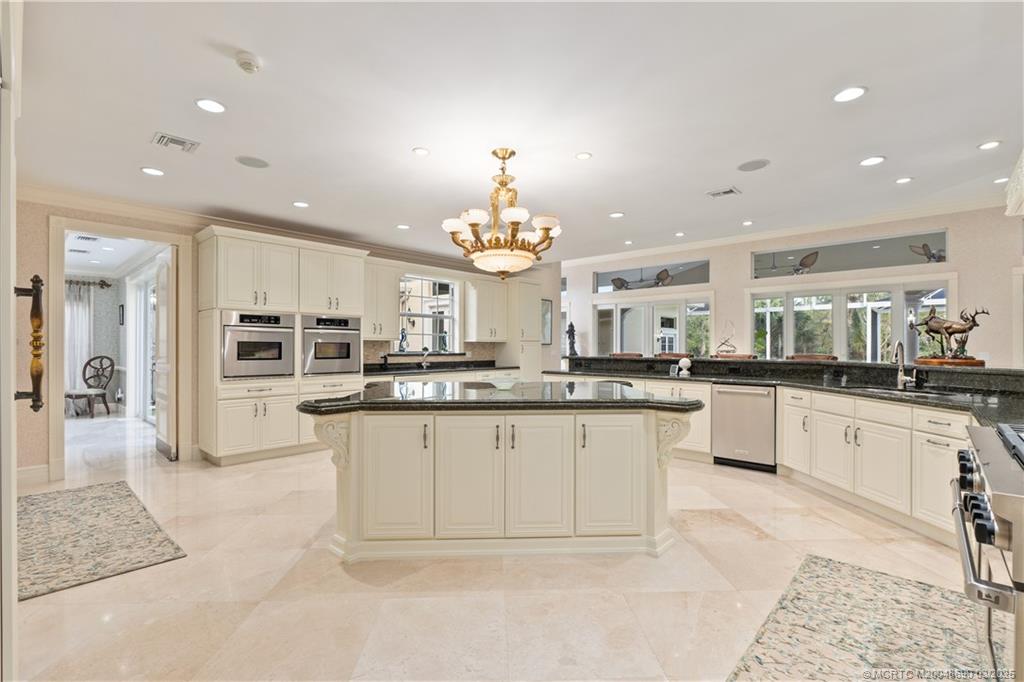 Palm City, Florida, 34990, United States, 4 Bedrooms Bedrooms, ,6 BathroomsBathrooms,Residential,Active,1723164