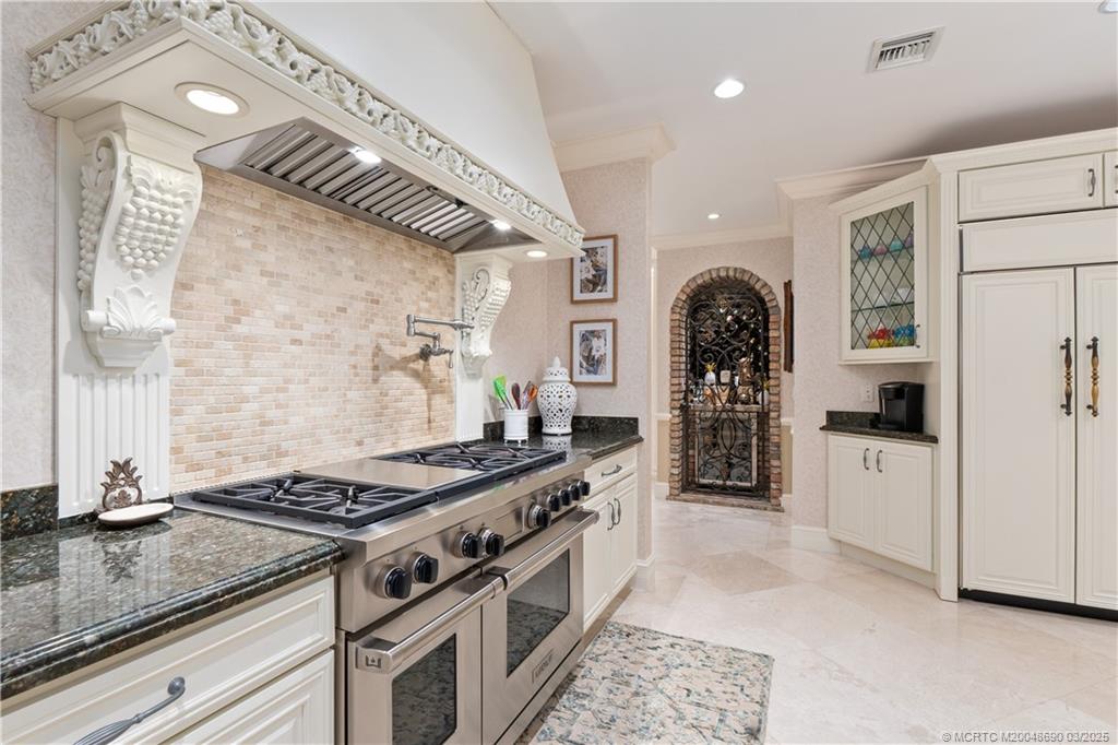 Palm City, Florida, 34990, United States, 4 Bedrooms Bedrooms, ,6 BathroomsBathrooms,Residential,Active,1723164