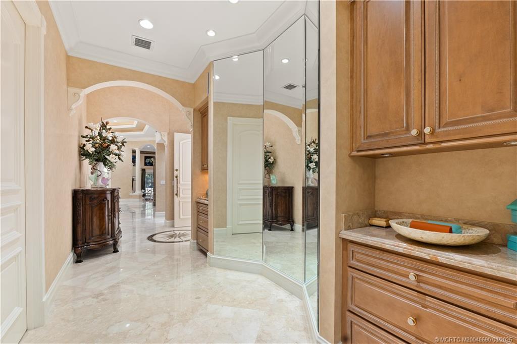 Palm City, Florida, 34990, United States, 4 Bedrooms Bedrooms, ,6 BathroomsBathrooms,Residential,Active,1723164