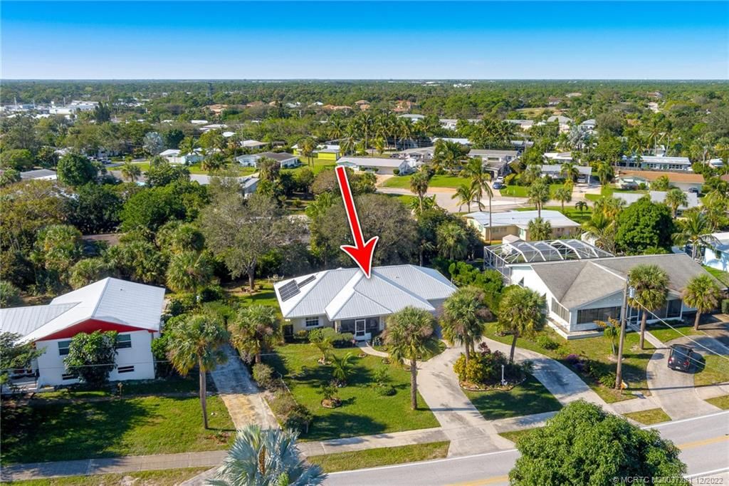 Photo of 3736 NE Skyline Drive, Jensen Beach, FL 34957 (MLS # M20037281)