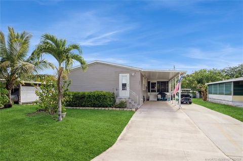 Photo of 7377 SE Swan Avenue, Hobe Sound, FL 33455 (MLS # M20051527)
