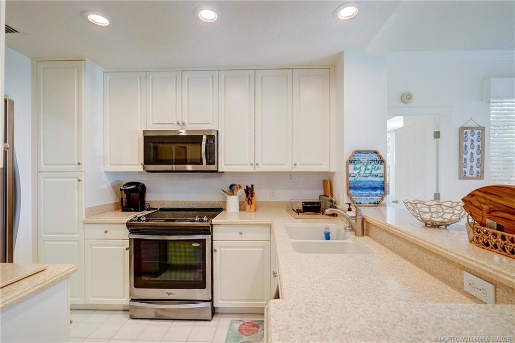 Stuart, Florida 34996, United States, 2 Bedrooms Bedrooms, ,2 BathroomsBathrooms,Residential,Active,149129