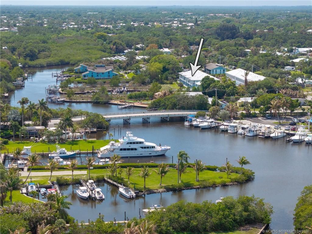 Photo of 4683 SE Manatee Way, Stuart, FL 34997 (MLS # M20055203)