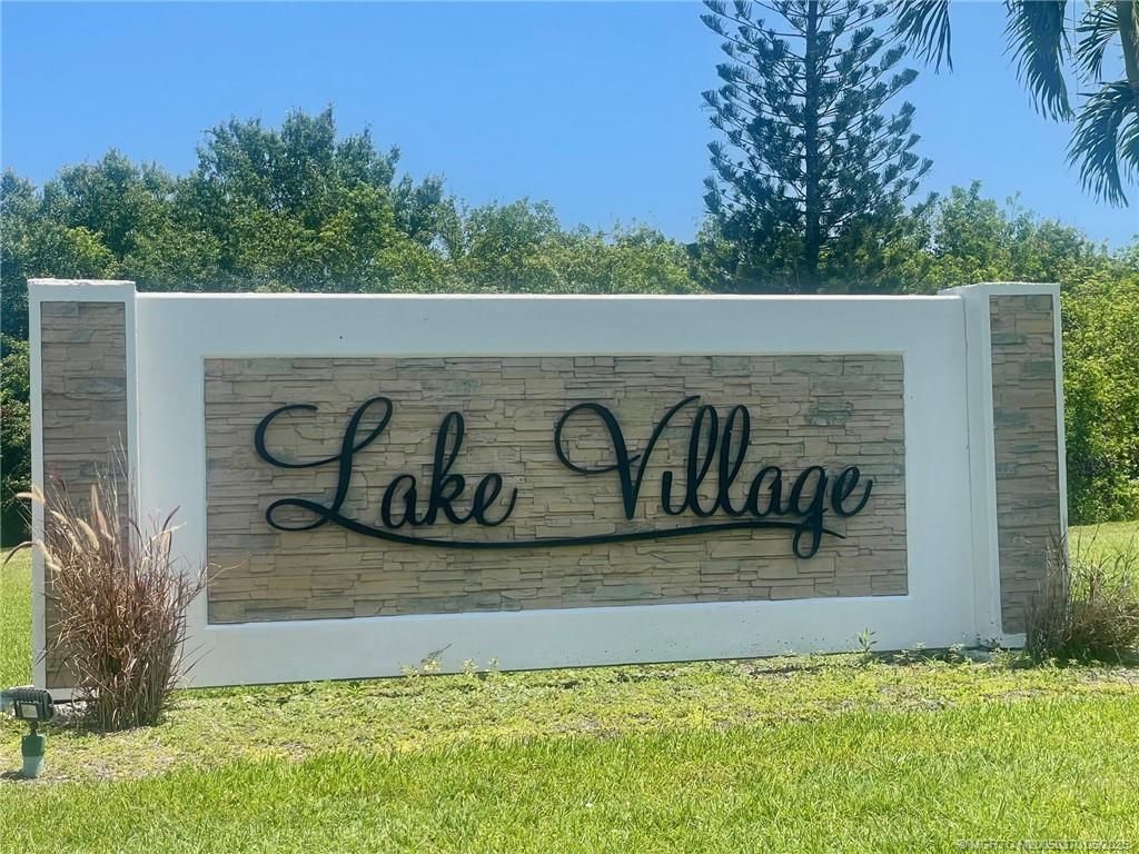 Photo of 1576 SW Crossing Circle, Palm City, FL 34990 (MLS # M20050370)