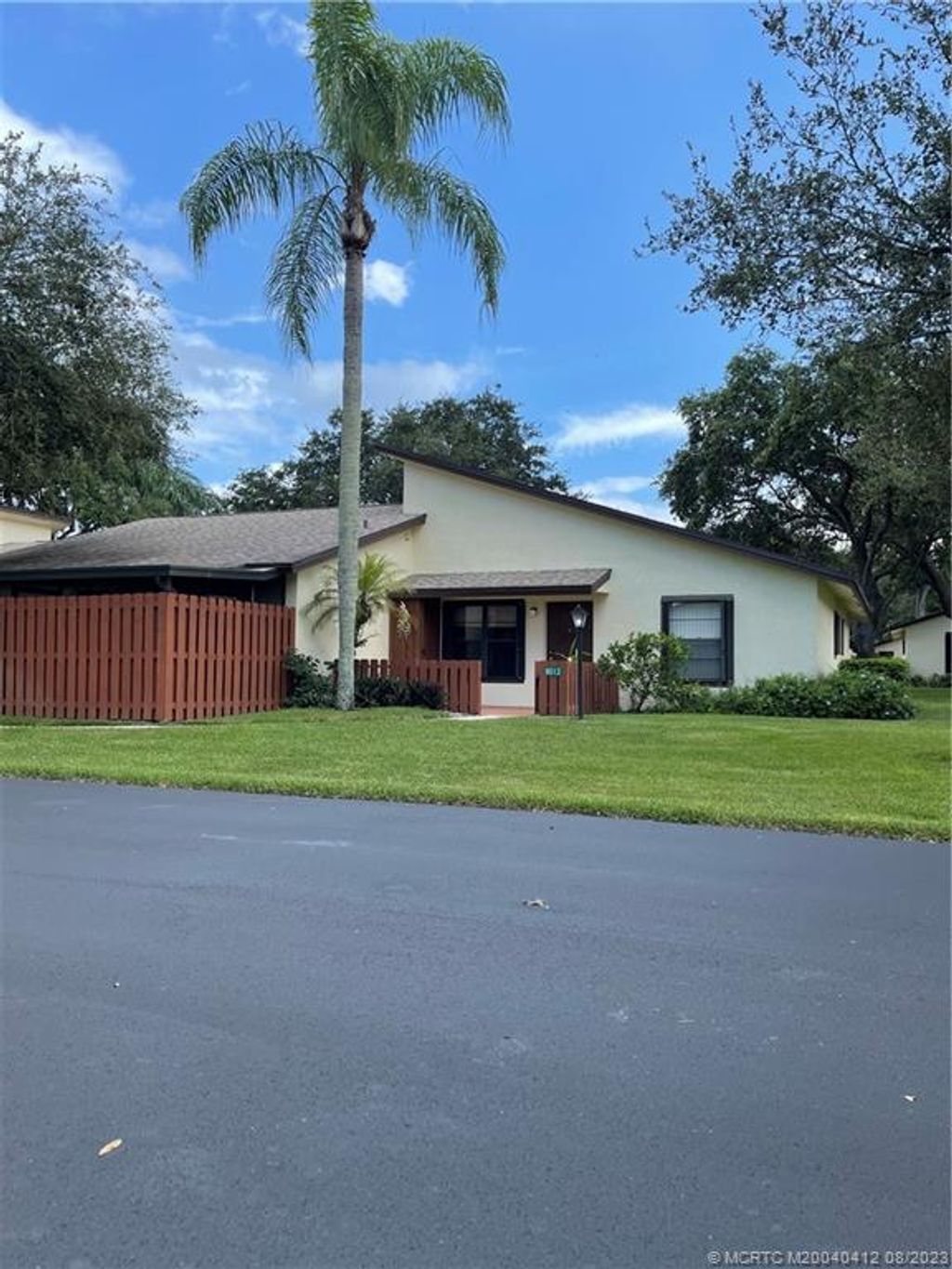 Photo of 8013 SE Villa Circle #2713, Hobe Sound, FL 33455 (MLS # M20040412)