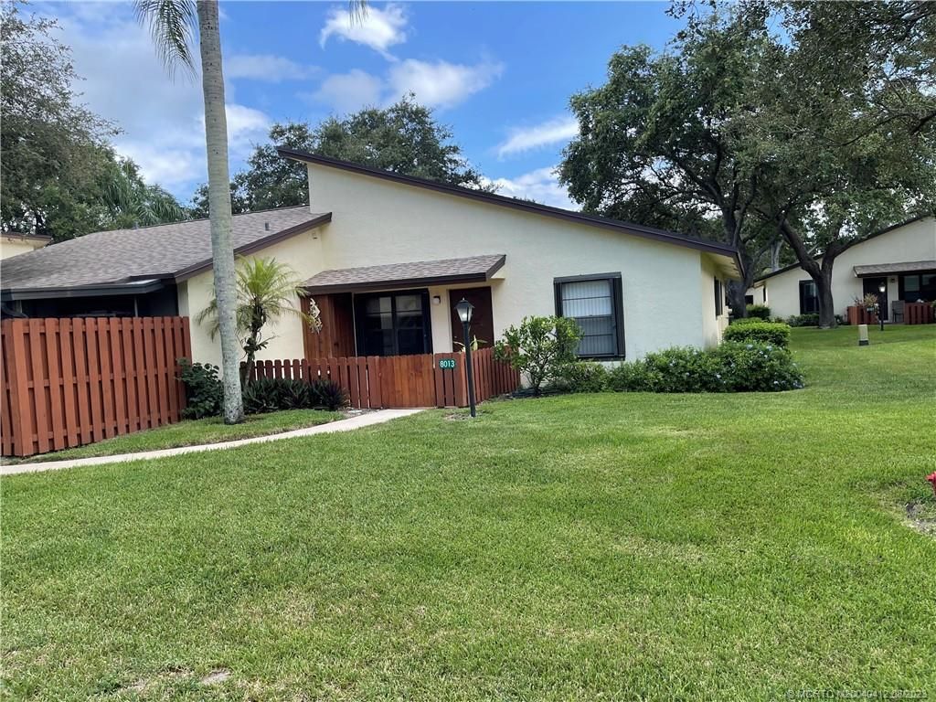 Photo of 8013 SE Villa Circle #2713, Hobe Sound, FL 33455 (MLS # M20040412)
