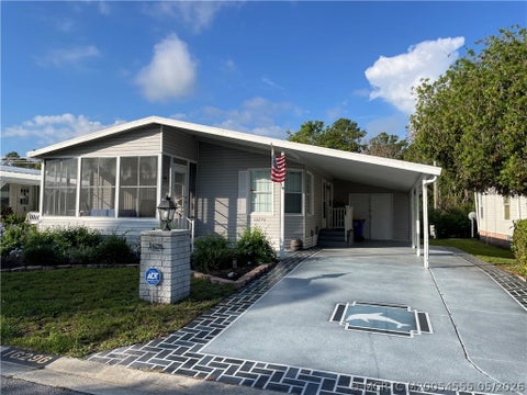 Mobile Home For Sale - 16296 SW Indianwood Circle<br/> Indiantown, FL 34956