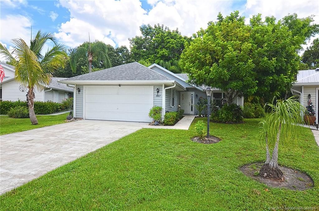 Photo of 3867 SE Bluebill Place, Stuart, FL 34997 (MLS # M20051650)