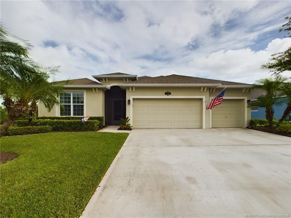 Photo of 338 Sebastian Crossings Boulevard, Sebastian, FL 32958 (MLS # M20046166)