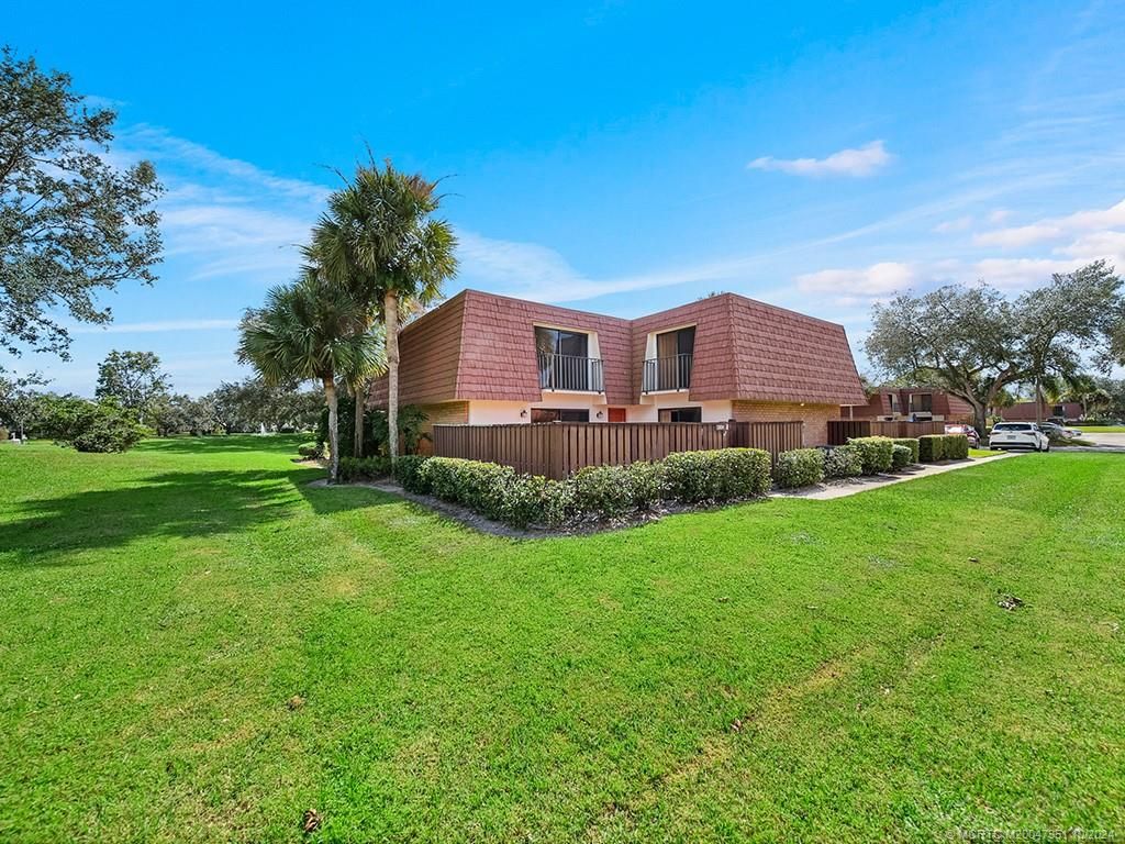 Photo of 2904 SW Sunset Trace Circle, Palm City, FL 34990 (MLS # M20047351)