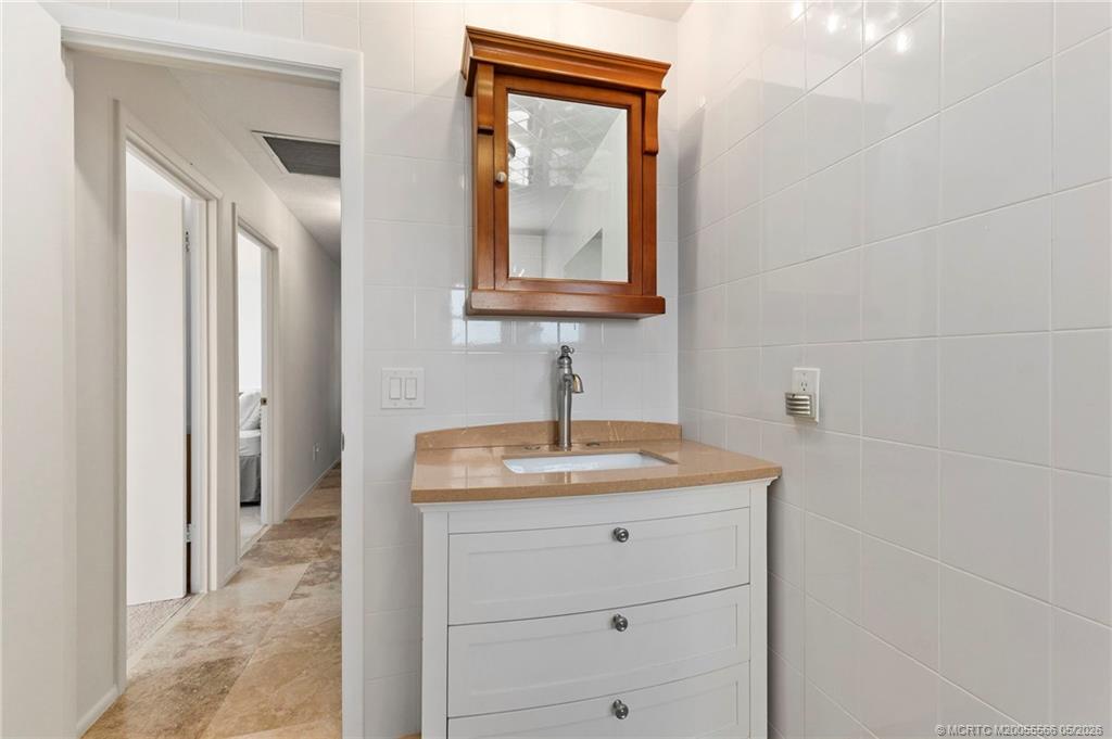 Palm City, Florida, 34990, United States, 3 Bedrooms Bedrooms, ,2 BathroomsBathrooms,Residential,Active,2045321