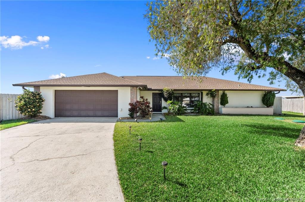 Palm City, Florida, 34990, United States, 3 Bedrooms Bedrooms, ,2 BathroomsBathrooms,Residential,Active,2045321