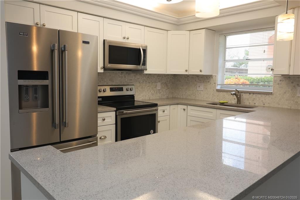 Stuart, Florida 34996, United States, 2 Bedrooms Bedrooms, ,2 BathroomsBathrooms,Residential,Active,13983