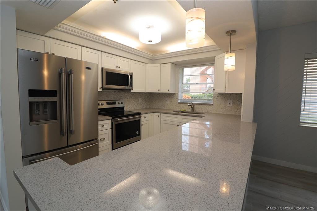 Stuart, Florida 34996, United States, 2 Bedrooms Bedrooms, ,2 BathroomsBathrooms,Residential,Active,13983