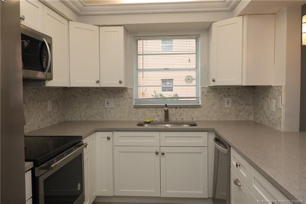 Stuart, Florida 34996, United States, 2 Bedrooms Bedrooms, ,2 BathroomsBathrooms,Residential,Active,13983