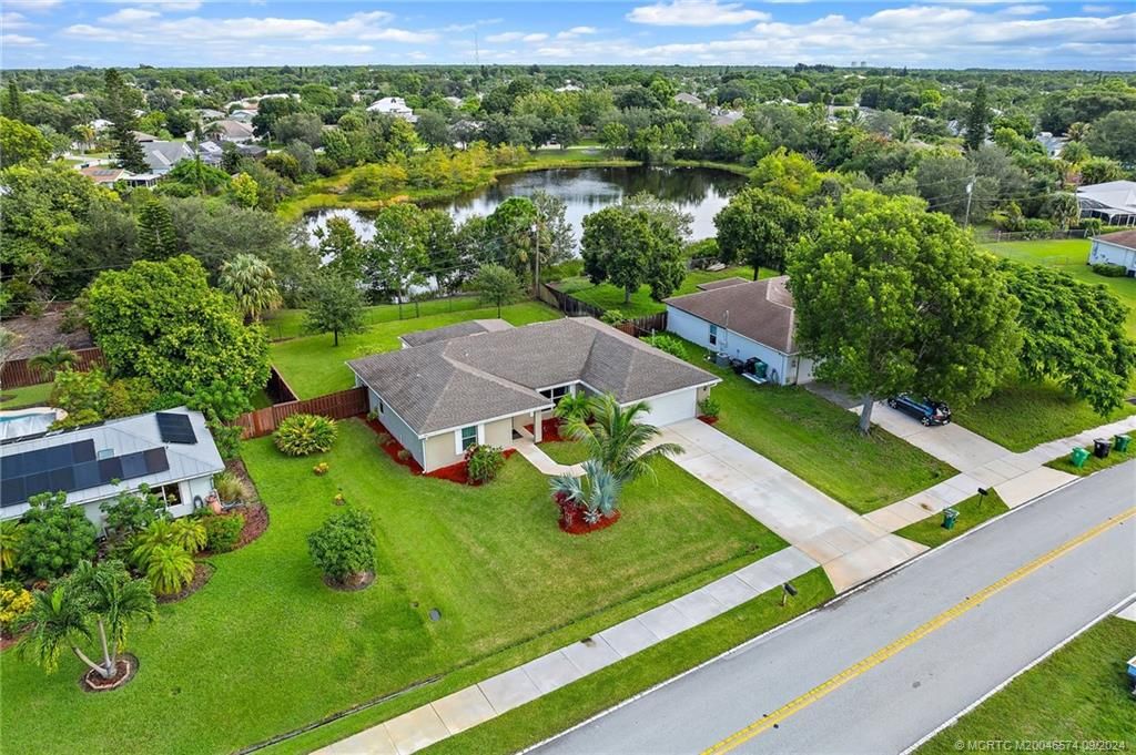 Photo of 2325 SE Grand Drive, Port Saint Lucie, FL 34952 (MLS # M20046574)