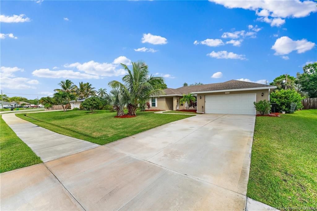 Photo of 2325 SE Grand Drive, Port Saint Lucie, FL 34952 (MLS # M20046574)