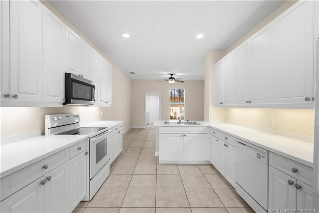 Photo of 10472 SW Ashlyn Way, Port Saint Lucie, FL 34987 (MLS # M20049713)