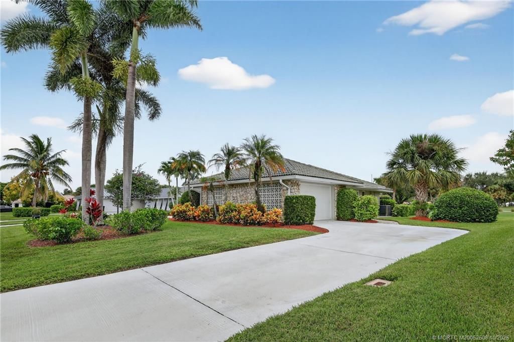 Photo of 3353 SE Fairway E, Stuart, FL 34997 (MLS # M20052508)
