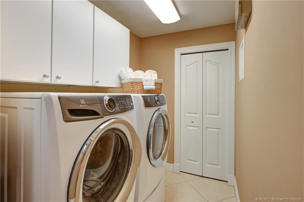 Stuart, Florida 34997, United States, 4 Bedrooms Bedrooms, ,3 BathroomsBathrooms,Residential,Active,94122