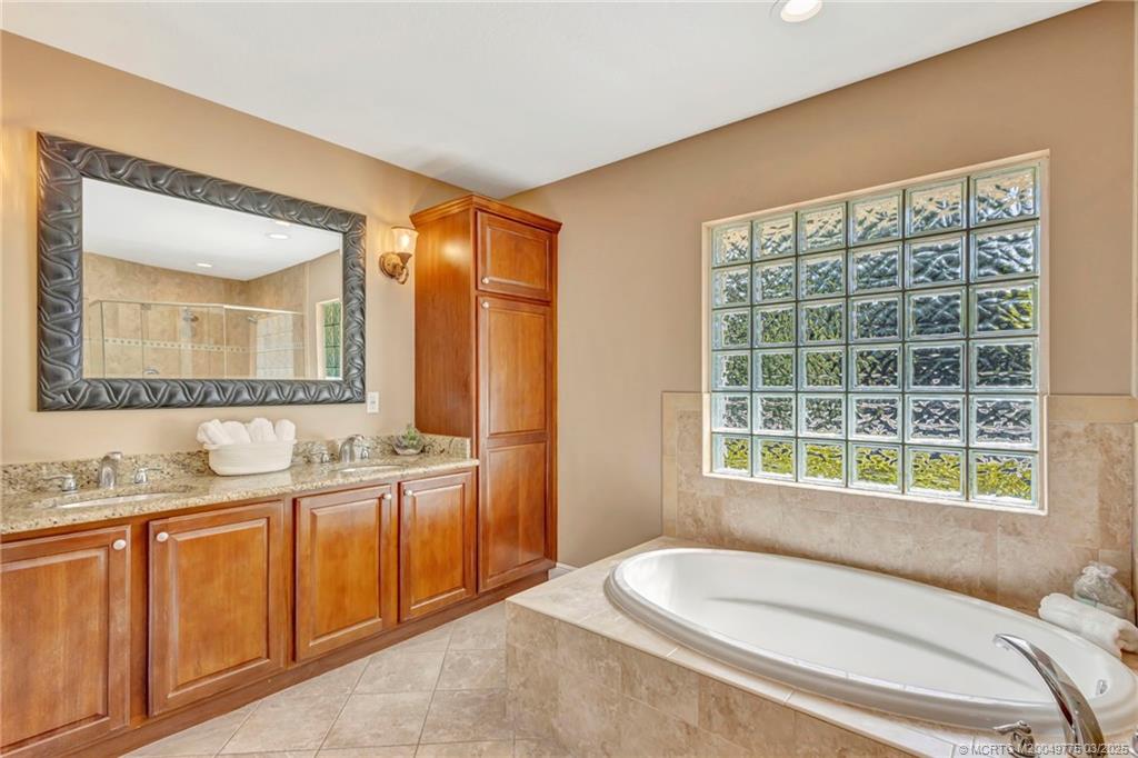 Stuart, Florida 34997, United States, 4 Bedrooms Bedrooms, ,3 BathroomsBathrooms,Residential,Active,94122