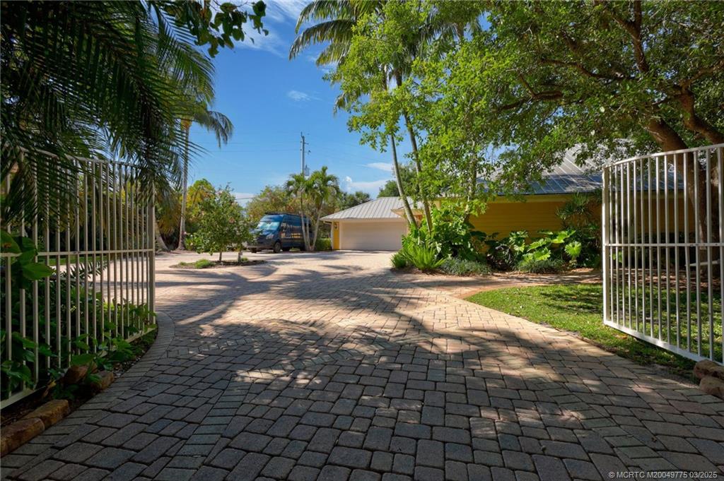 Stuart, Florida 34997, United States, 4 Bedrooms Bedrooms, ,3 BathroomsBathrooms,Residential,Active,94122