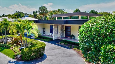 Photo of 314 SE Pelican Drive, Stuart, FL 34996 (MLS # M20050711)