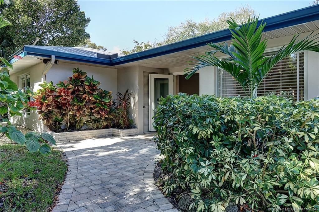 Photo of 18 Palm Road, Stuart, FL 34996 (MLS # M20047488)