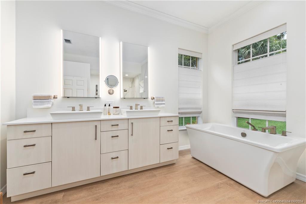 Palm City, Florida 34990, United States, 4 Bedrooms Bedrooms, ,3 BathroomsBathrooms,Residential,Active,53941