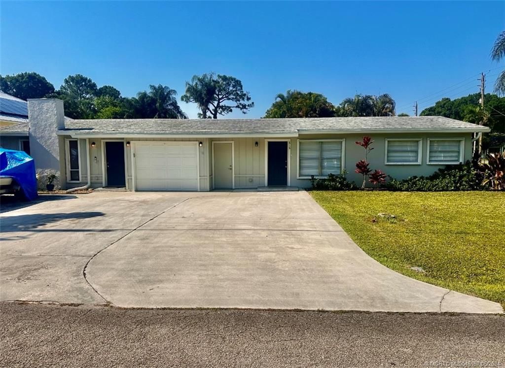 Photo of 808 SW 33rd Street, Palm City, FL 34990 (MLS # M20045167)