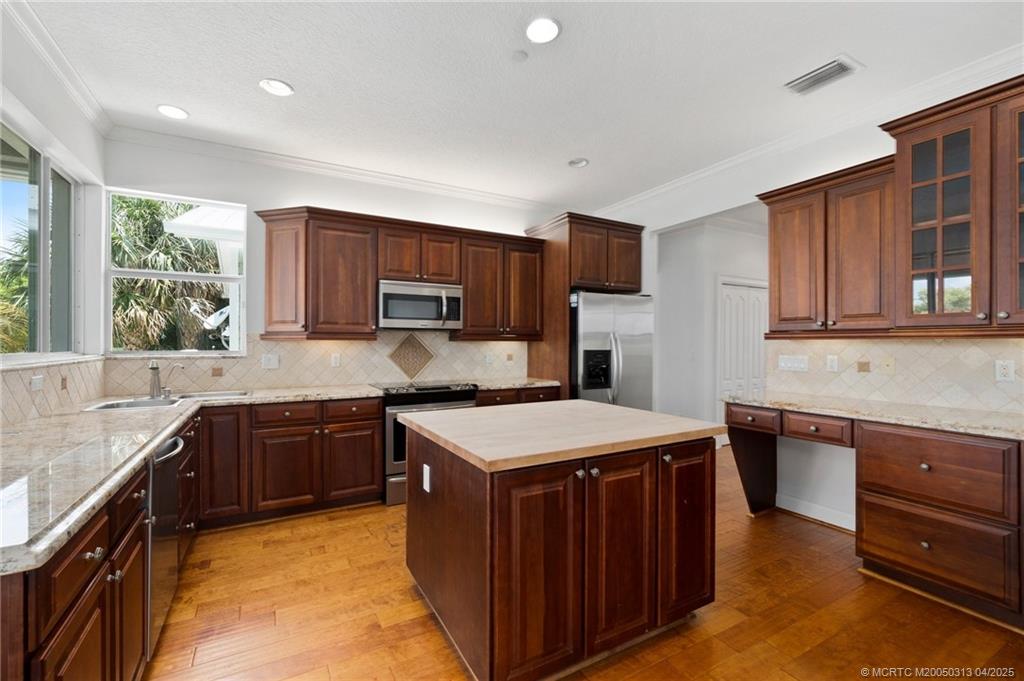 Stuart, Florida 34997, United States, 3 Bedrooms Bedrooms, ,3 BathroomsBathrooms,Residential,Active,119609