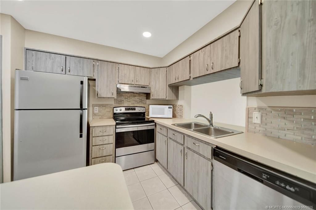 Photo of 1950 SW Palm City Road #3-105, Stuart, FL 34994 (MLS # M20050923)