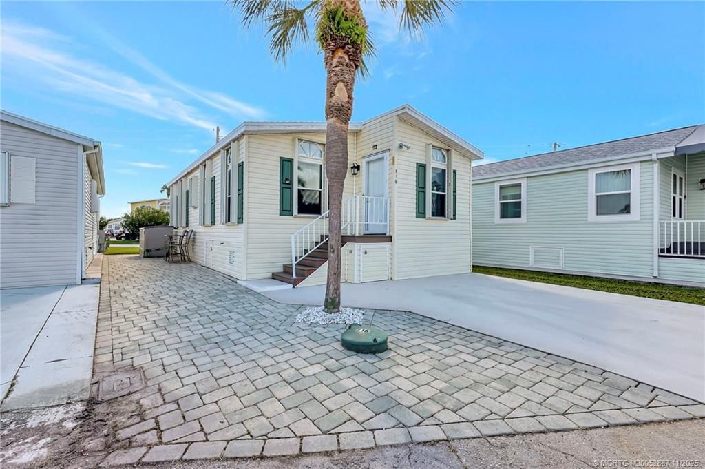 Photo of 716 Nettles Boulevard, Jensen Beach, FL 34957 (MLS # M20052887)