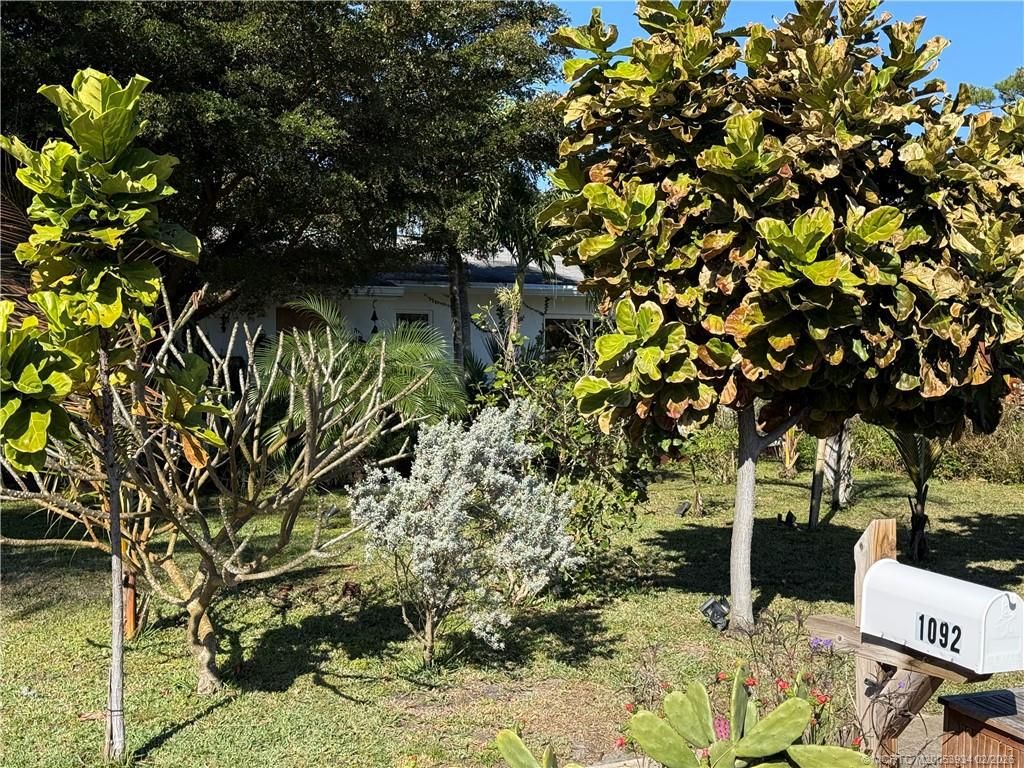 Photo of 1092 SE Madison Avenue, Stuart, FL 34996 (MLS # M20053934)