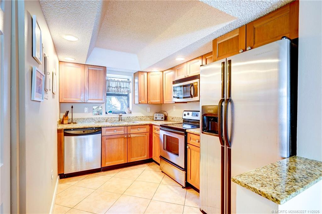 Jensen Beach, Florida 34957, United States, 2 Bedrooms Bedrooms, ,2 BathroomsBathrooms,Residential,Active,247419