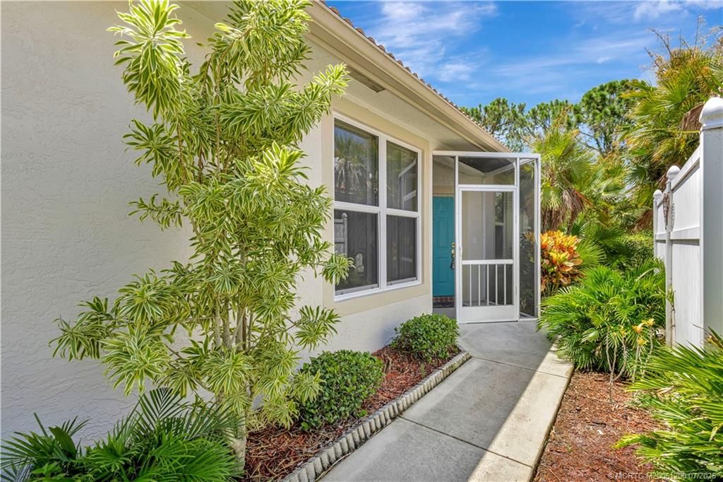 Photo of 6797 SE Warwick Lane, Stuart, FL 34997 (MLS # M20051200)