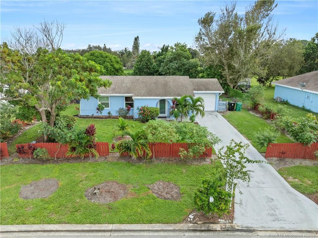 Photo of 1842 SE Wexford Court, Port Saint Lucie, FL 34952 (MLS # M20052569)