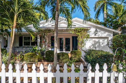 Photo of 323 SE Cardinal Way, Stuart, FL 34996 (MLS # M20037974)