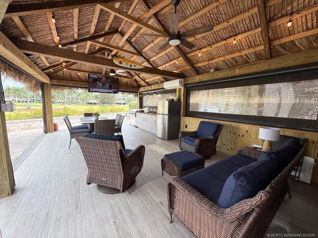 222 NW Chipshot Lane