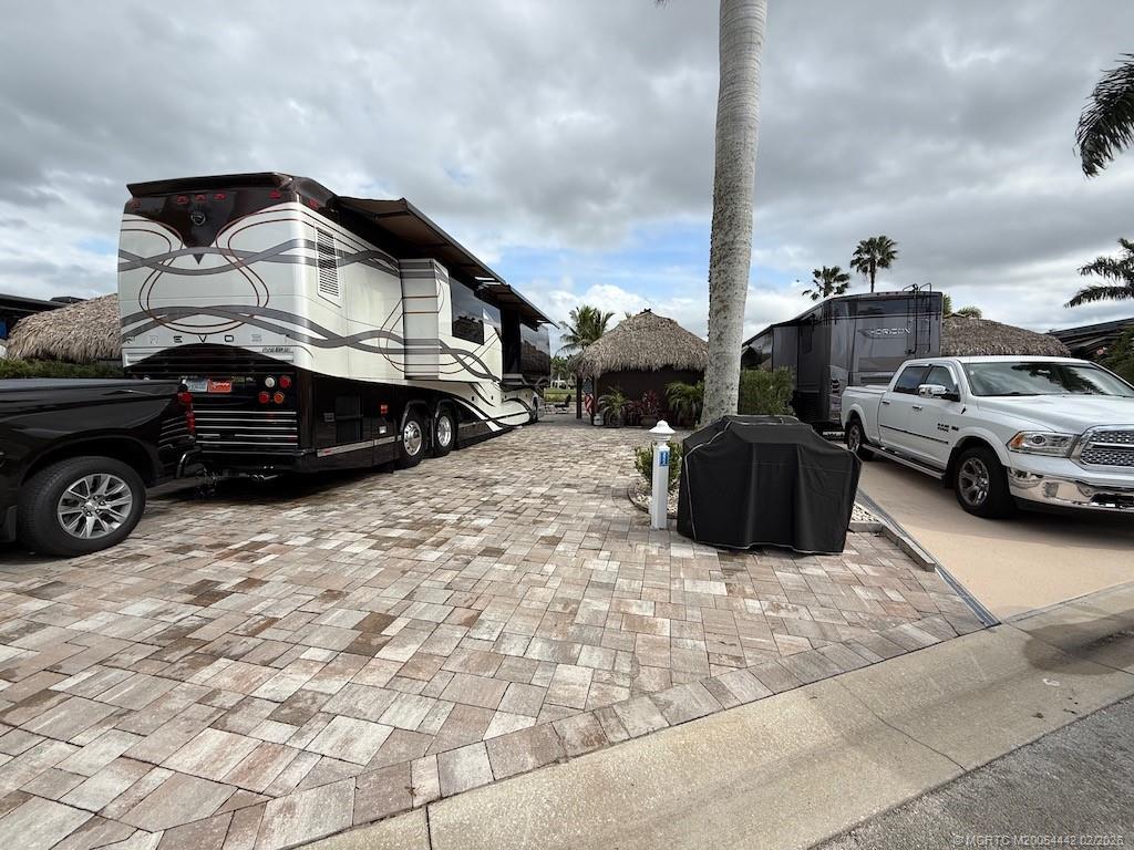 222 NW Chipshot Lane