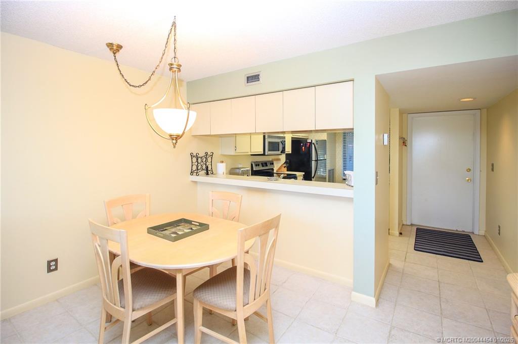 Stuart, Florida 34996, United States, 2 Bedrooms Bedrooms, ,2 BathroomsBathrooms,Residential,Active,60267