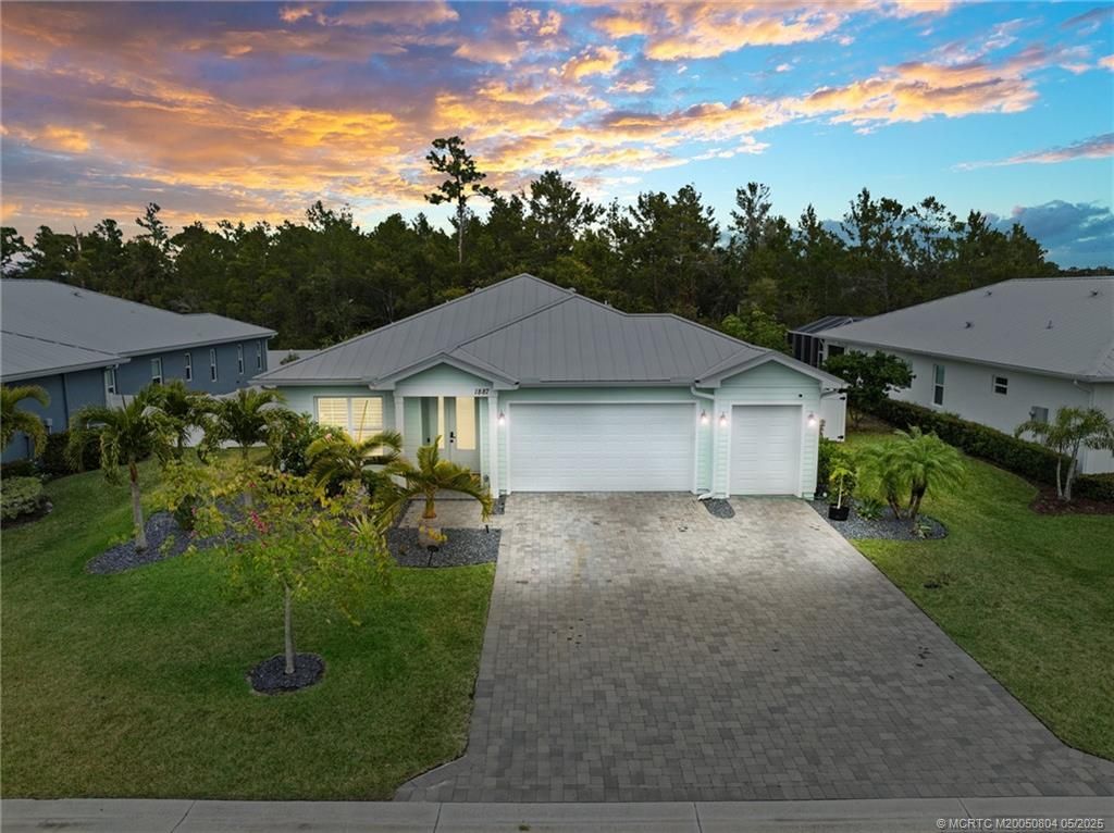 Photo of 1887 SW Pinewood Way, Palm City, FL 34990 (MLS # M20050804)