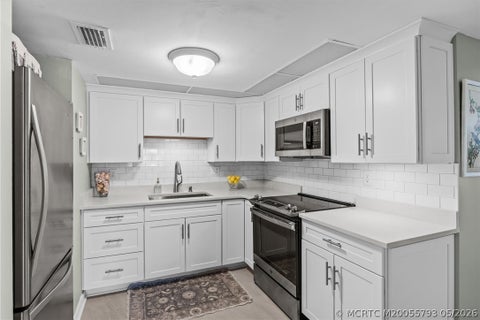 Condo For Sale - 2069 NE Collins Circle #7-50<br/> Jensen Beach, FL 34957