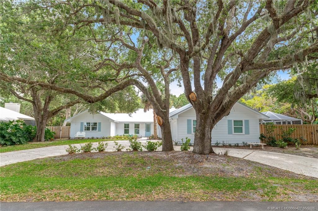 Photo of 3 Heritage Way, Stuart, FL 34996 (MLS # M20050427)