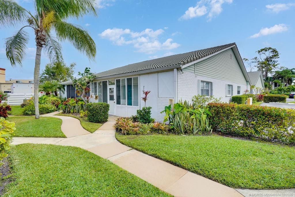 Photo of 2111 SE Wayne Road #1111, Stuart, FL 34994 (MLS # M20049374)