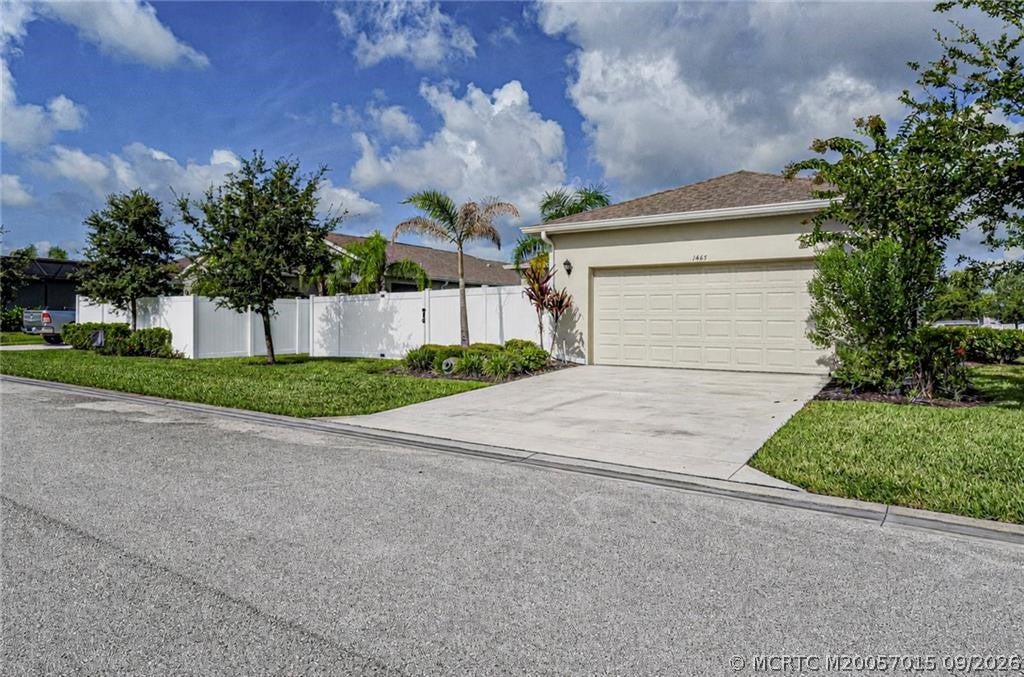 Photo of 1465 Carriage Court, Vero Beach, FL 32966 (MLS # M20057015)