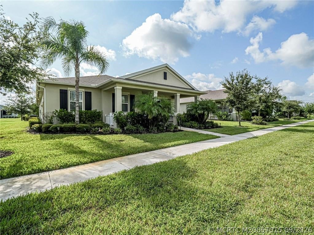 Photo of 1465 Carriage Court, Vero Beach, FL 32966 (MLS # M20057015)